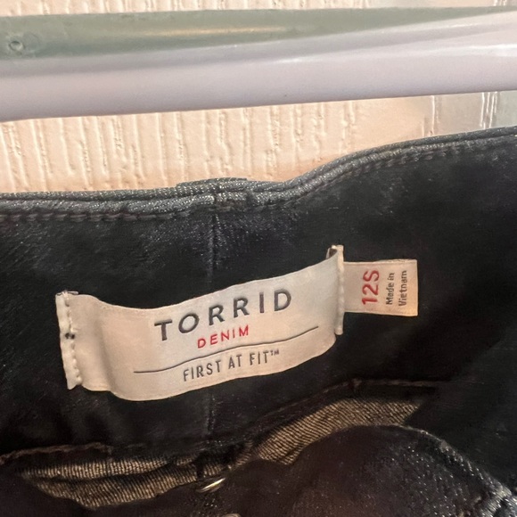 Torrid - Picture 2 of 4